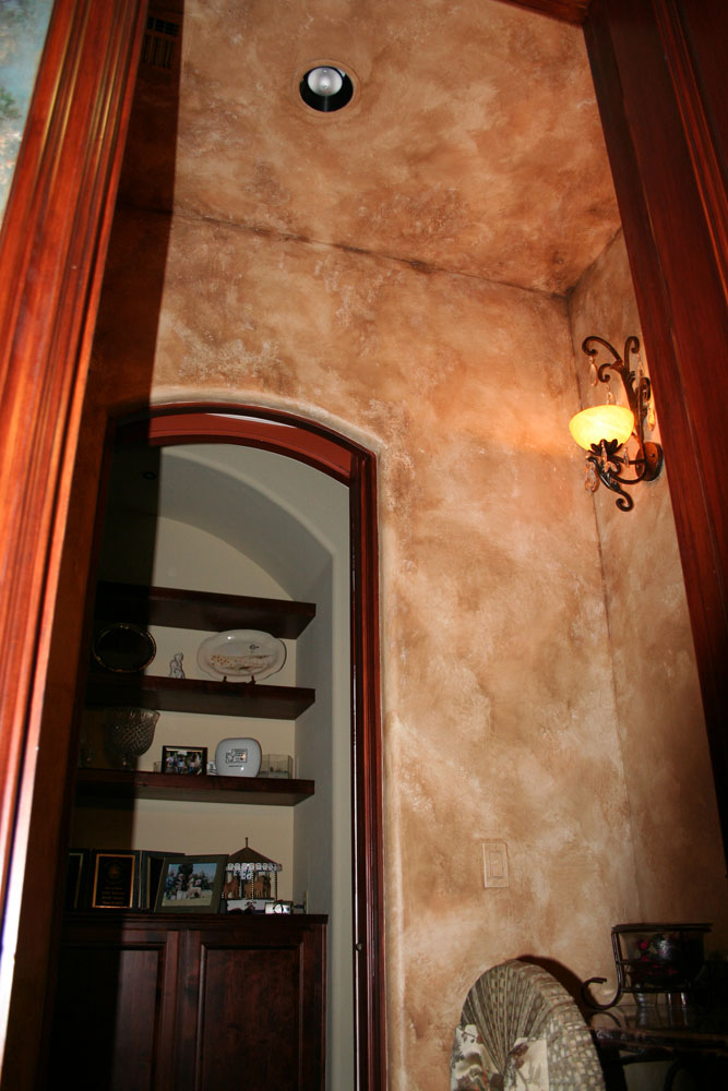Old world aged walls, two tone glazed with Itallian villa edges faux finish.